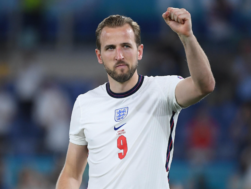 拜仁开启凯恩续约非正式沟通，中锋位置规划浮出水面