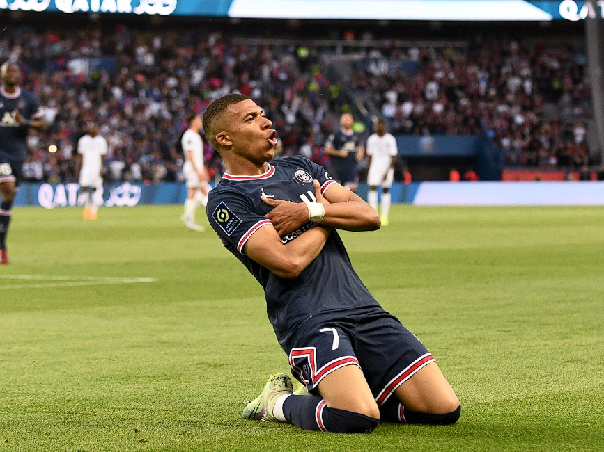 欧冠淘汰赛附加赛：巴黎惊险晋级，姆巴佩转会后的两队命运轨迹