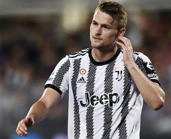 德里赫特伤情追踪：长期缺阵引发球迷与俱乐部担忧